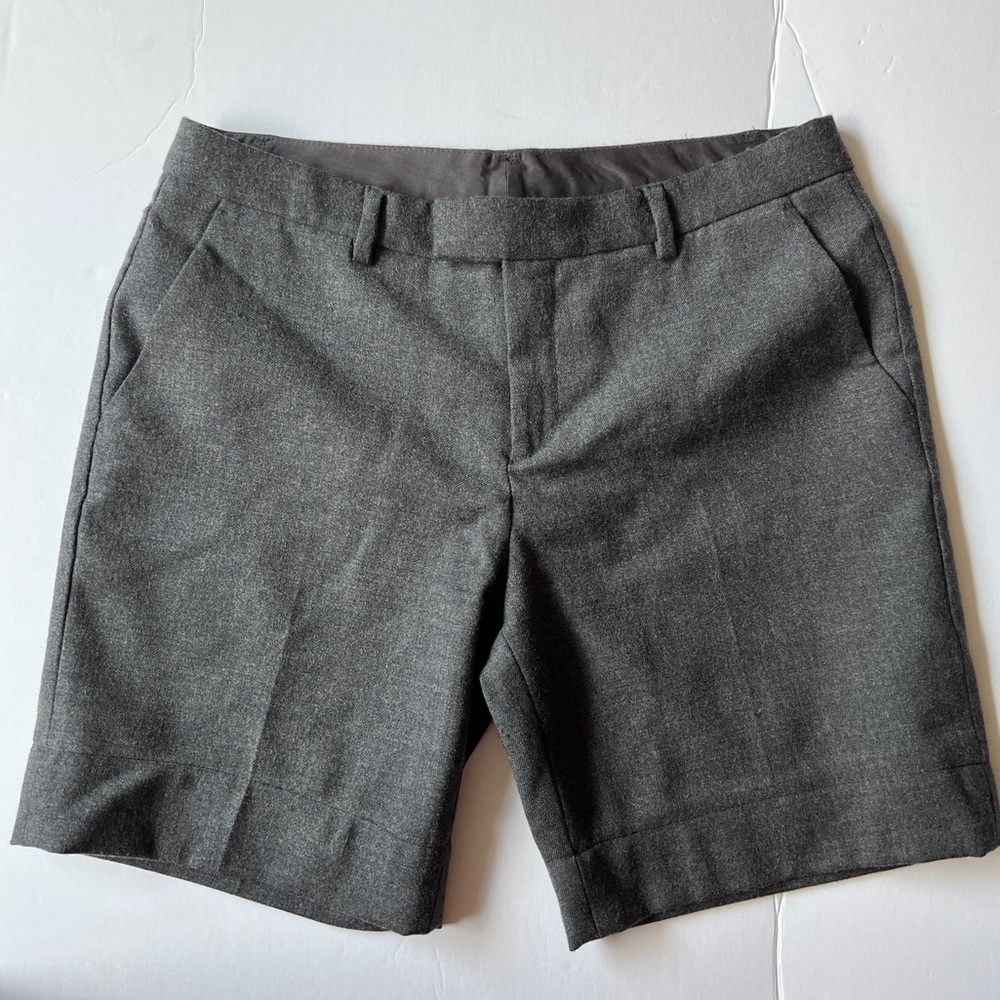 Uniqlo tailored dressy fitted bermuda shorts